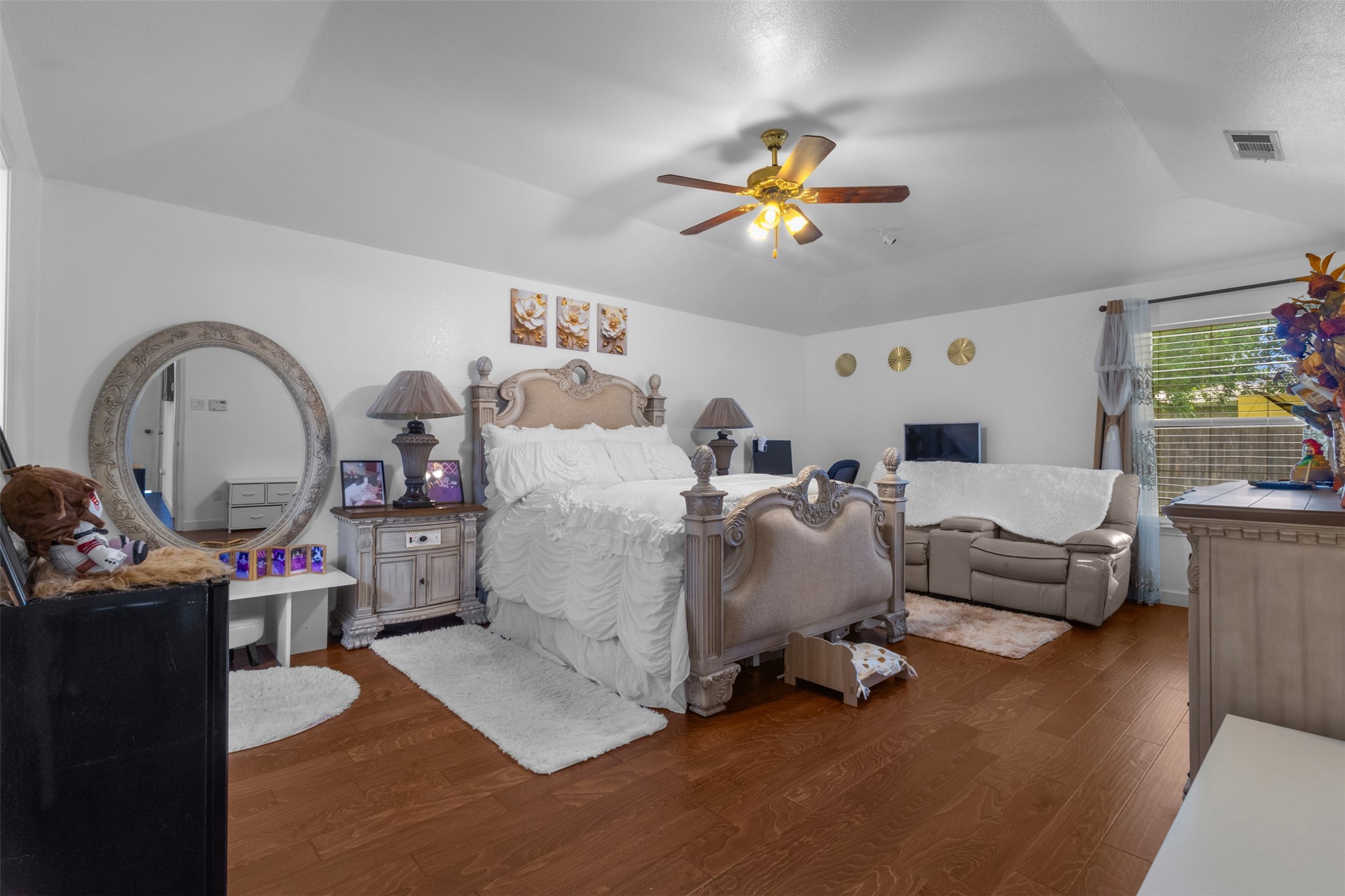 300 Comiskey Court Saginaw TX 76179