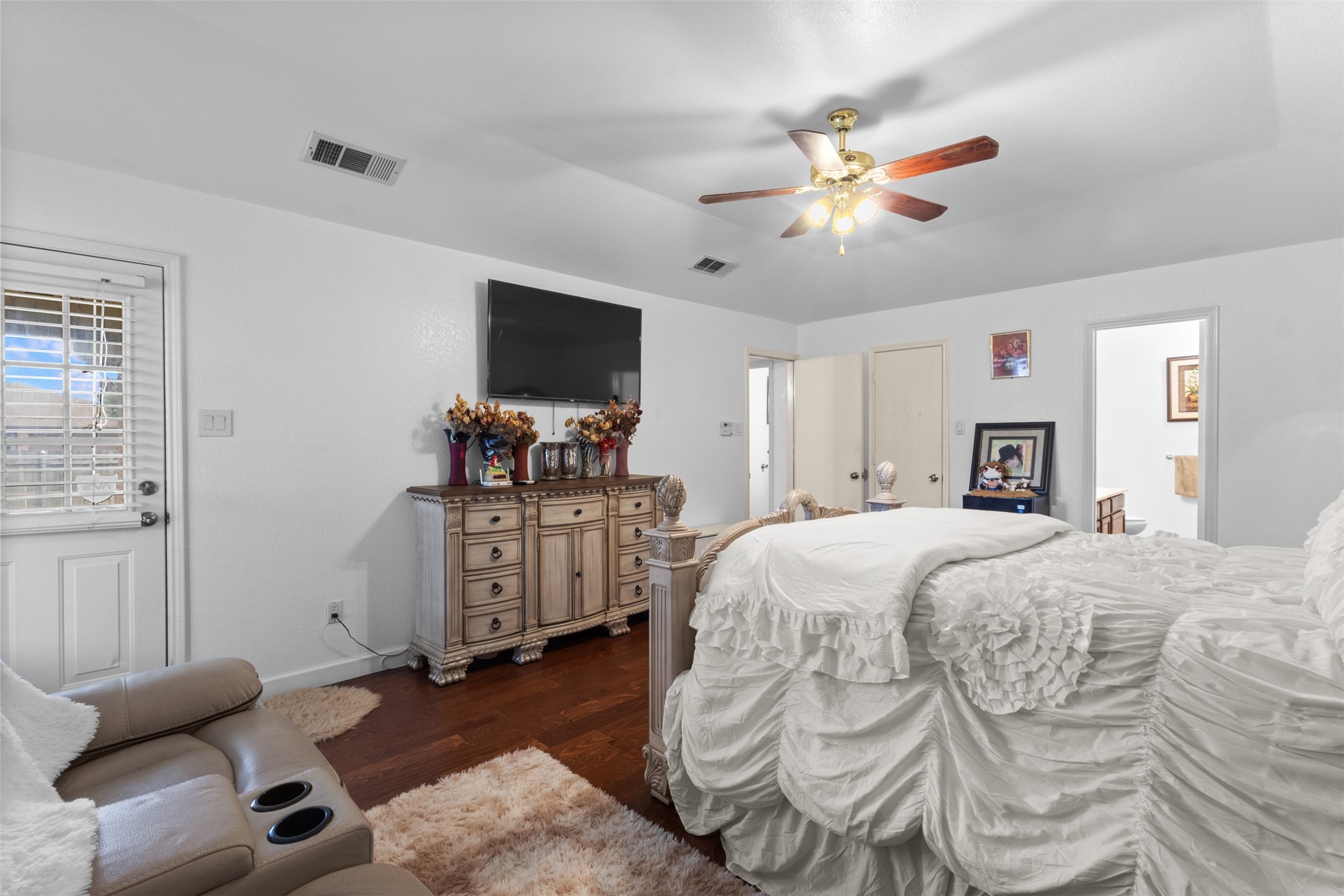 300 Comiskey Court Saginaw TX 76179