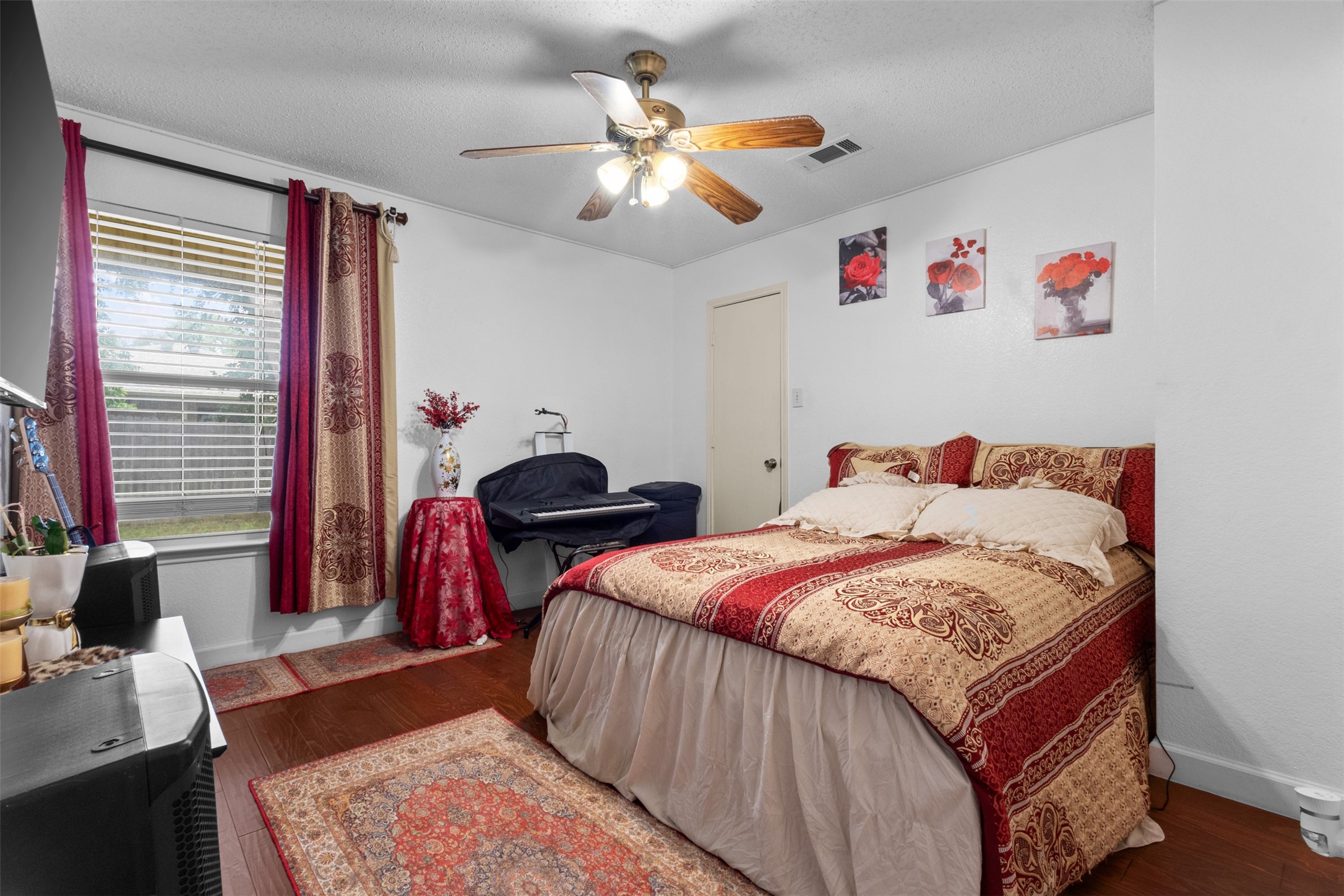 300 Comiskey Court Saginaw TX 76179