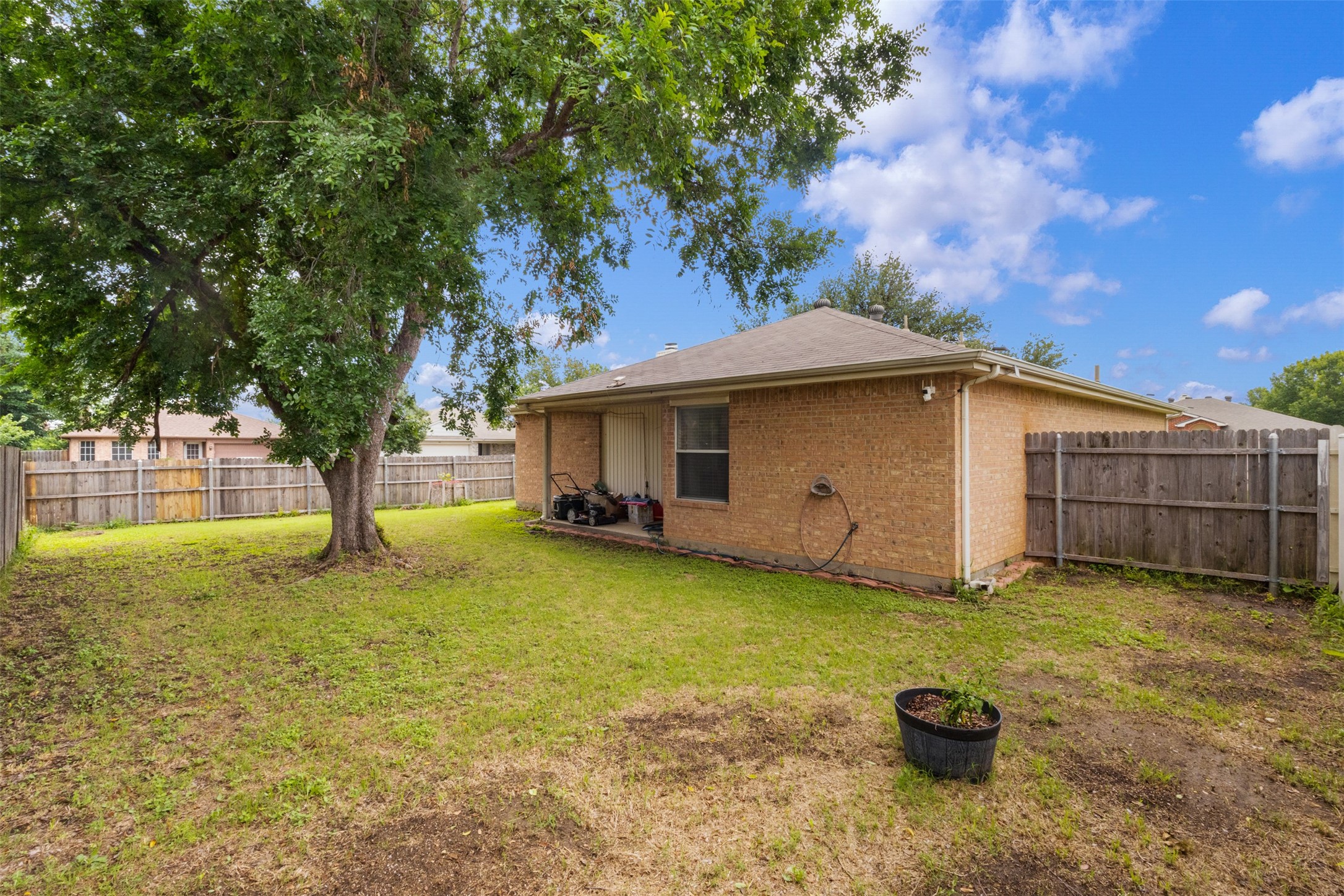 300 Comiskey Court Saginaw TX 76179