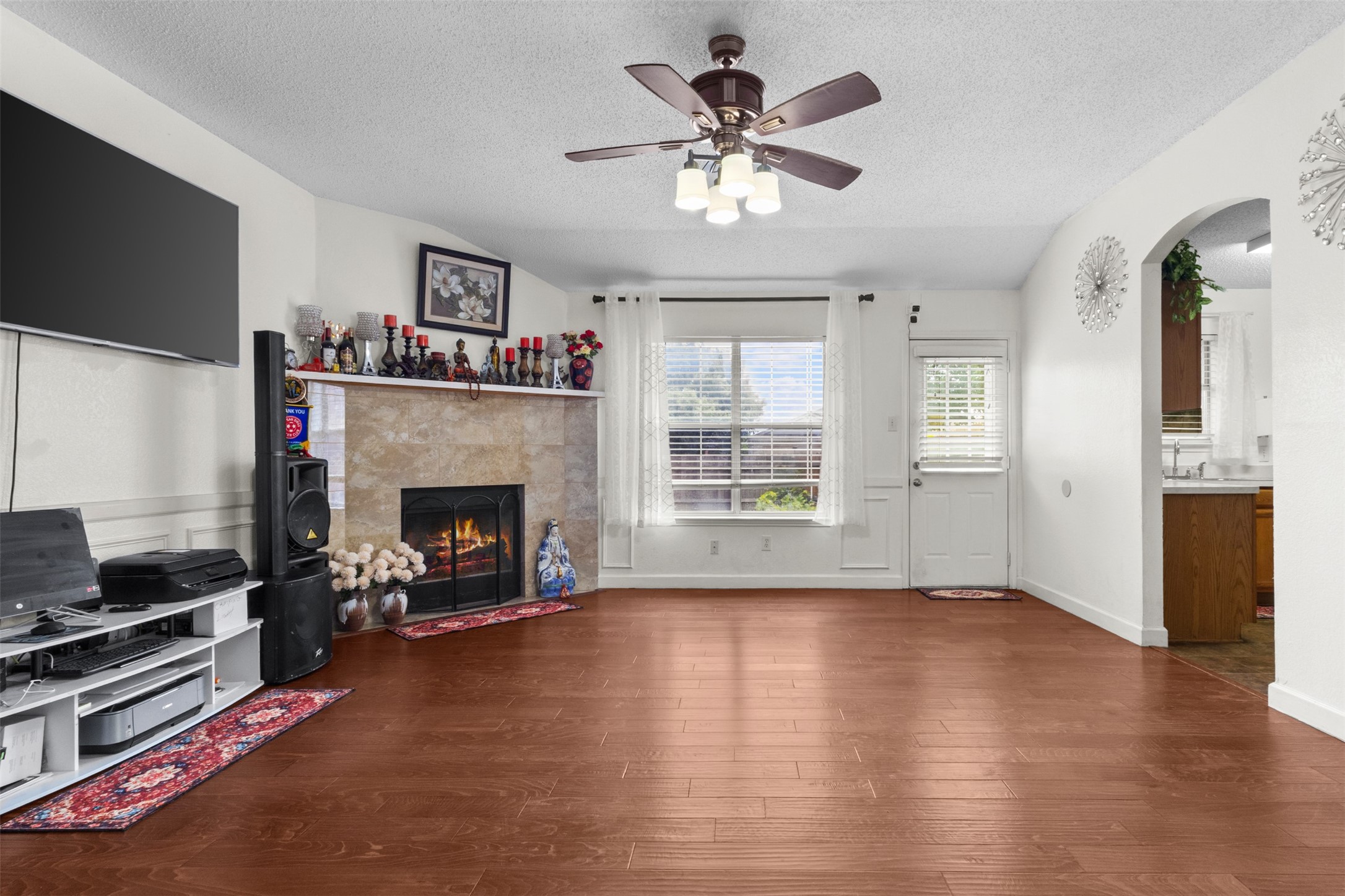 300 Comiskey Court Saginaw TX 76179