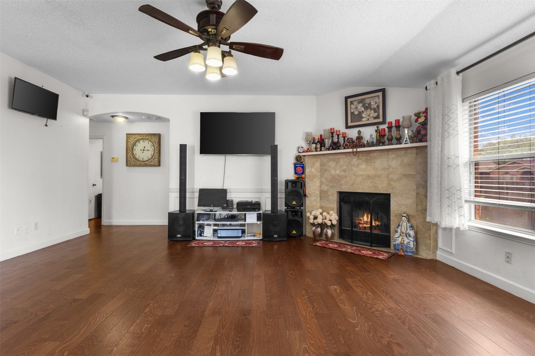 300 Comiskey Court Saginaw TX 76179