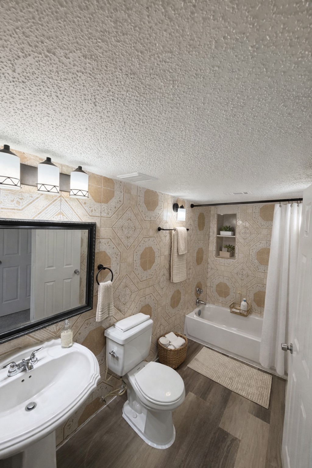 3834 Shadycreek Drive Garland TX 75042