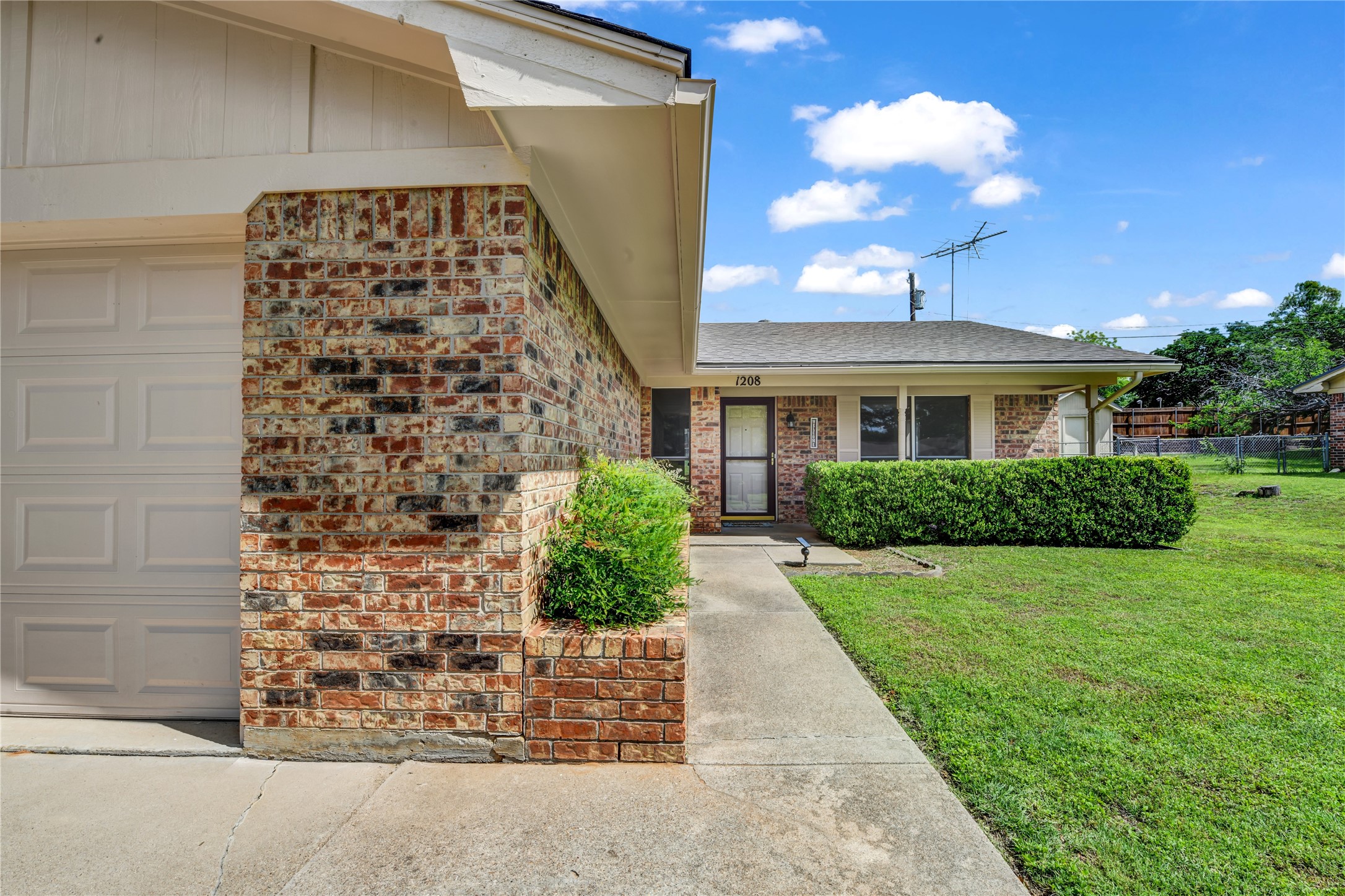 1208 Kay Drive Weatherford TX 76086