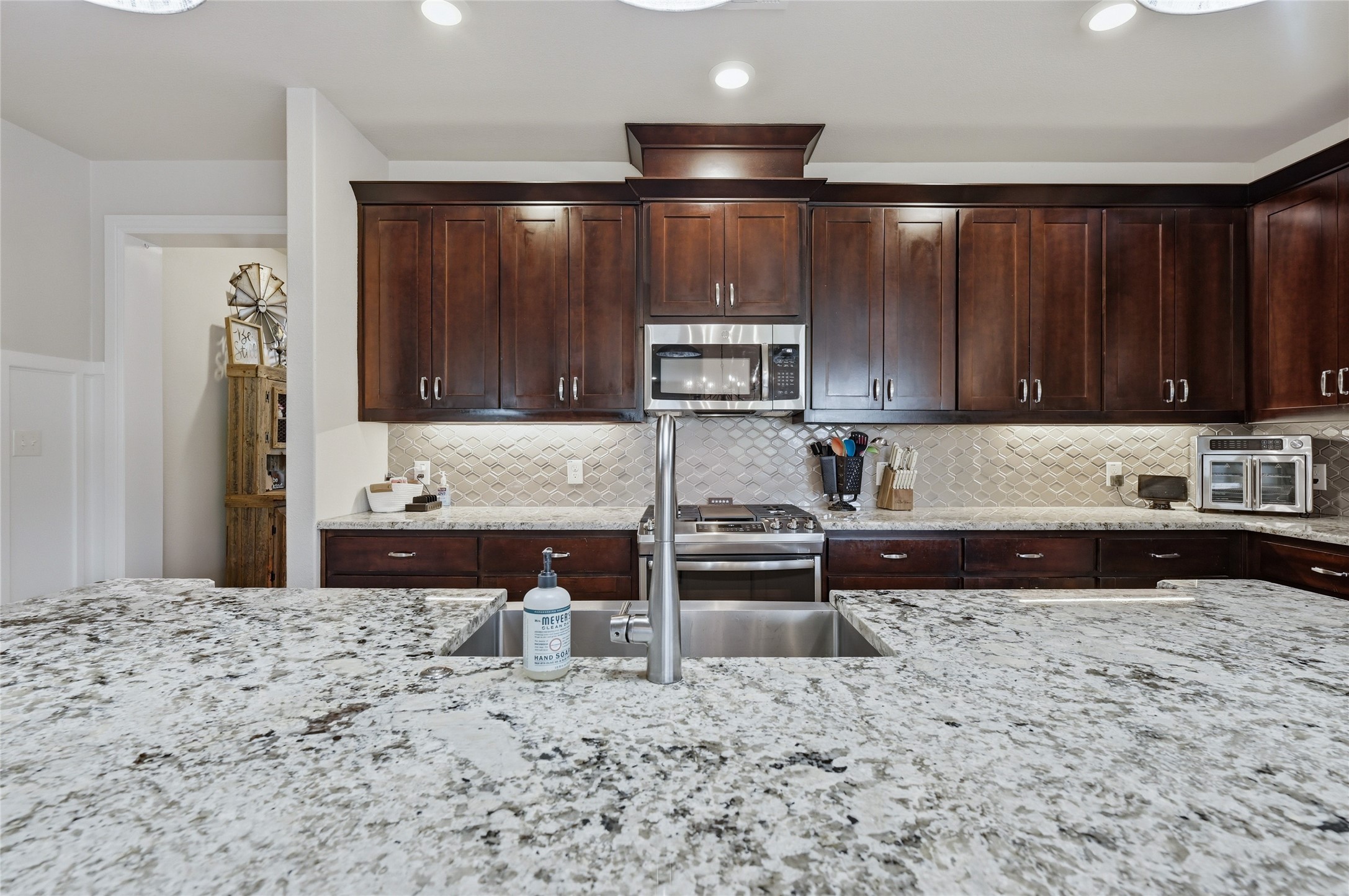 3823 Fawn Meadow Trail Denison TX 75020