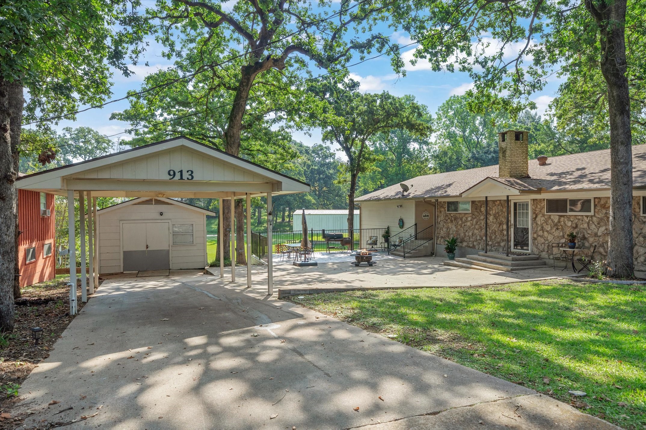 913 Doe Run Road Tool TX 75143