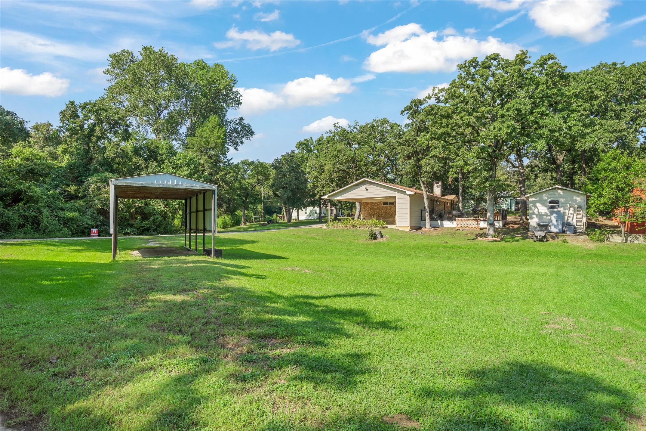 913 Doe Run Road Tool TX 75143