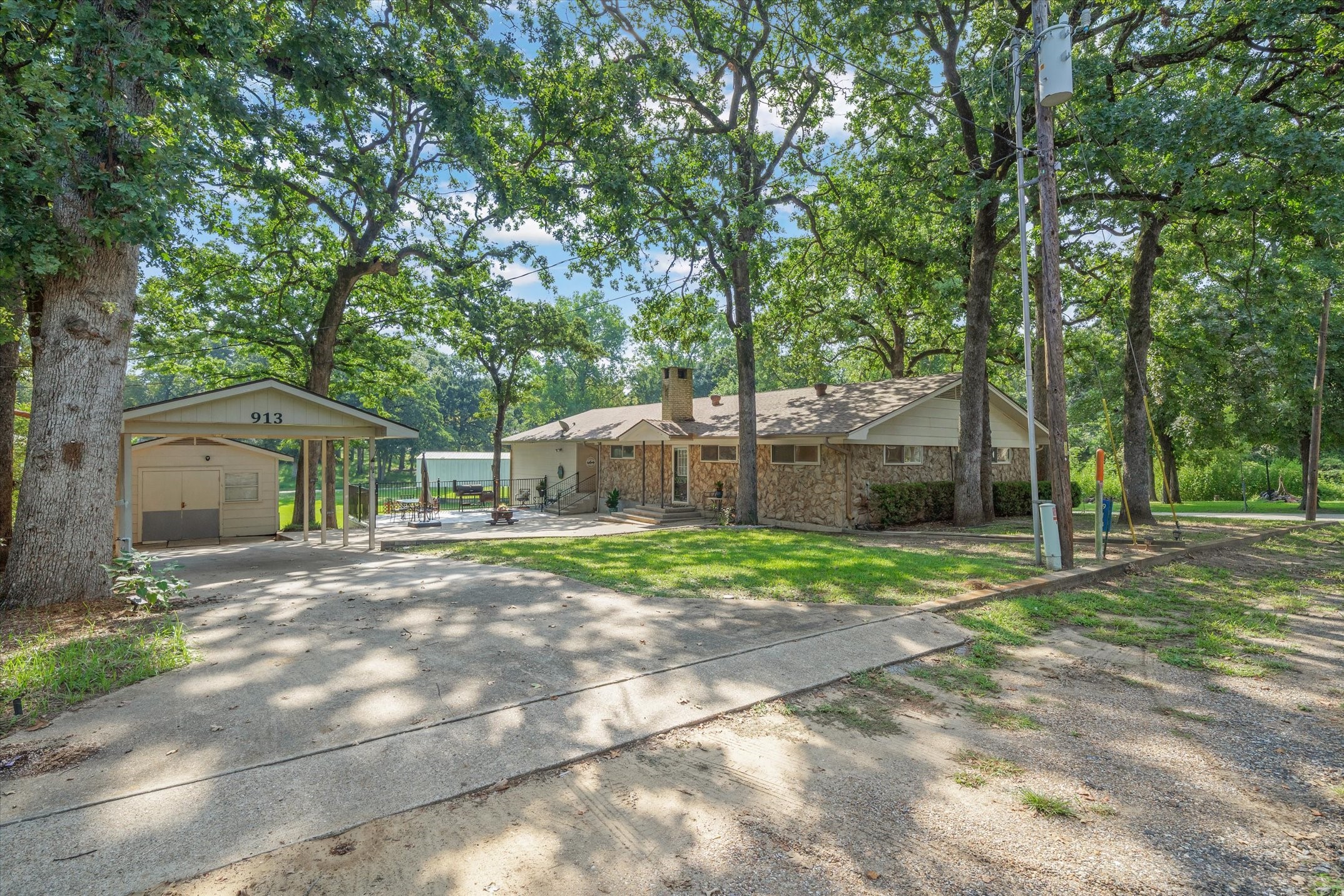913 Doe Run Road Tool TX 75143