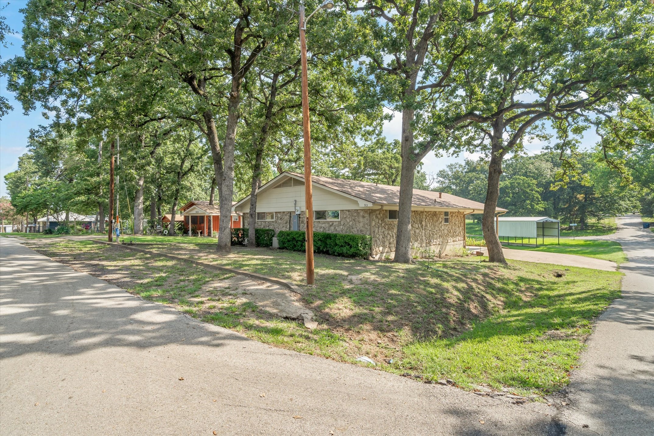 913 Doe Run Road Tool TX 75143