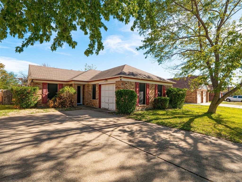 5505 Blue Spruce Drive Arlington TX 76018