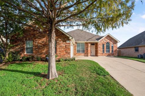 1032 Fleetwood Cove Drive Grand Prairie TX 75052