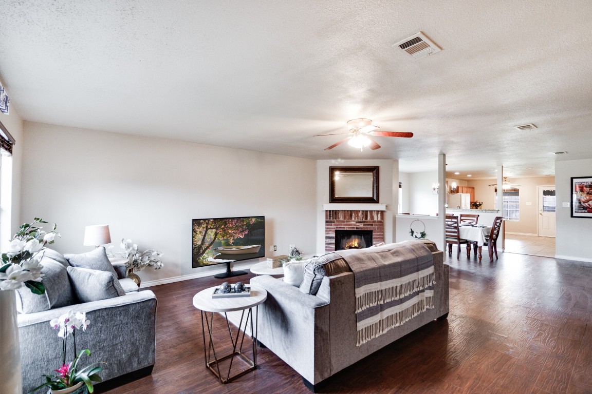 950 Dunkirk Lane Arlington TX 76017