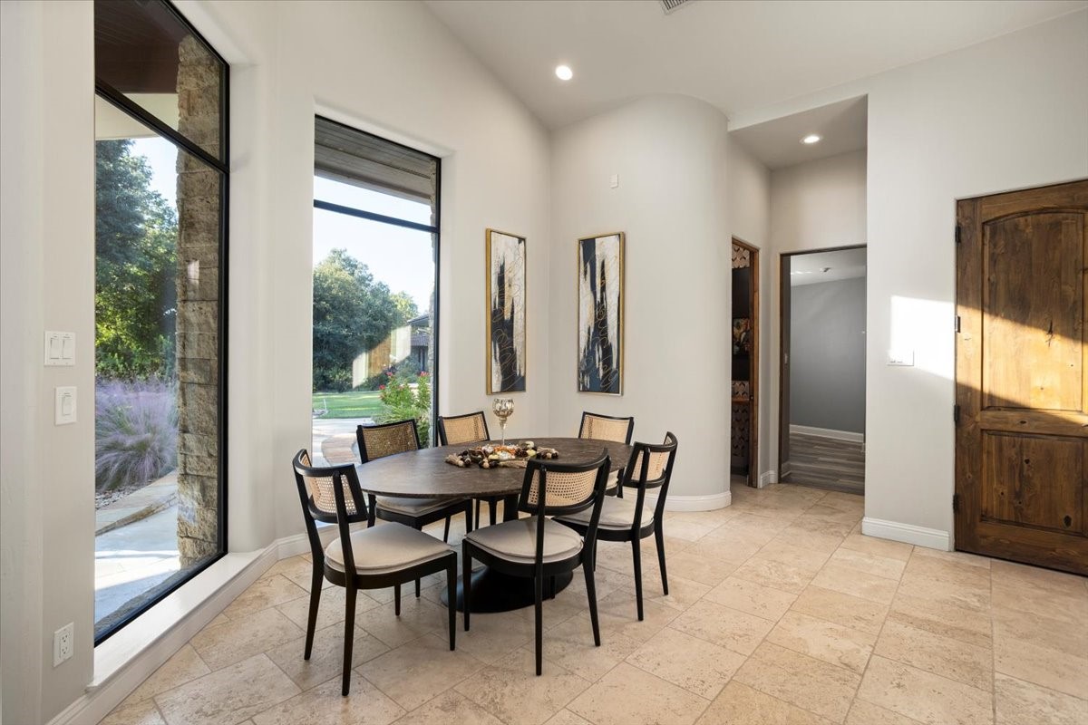 8225 Ashbriar Lane Fort Worth TX 76126