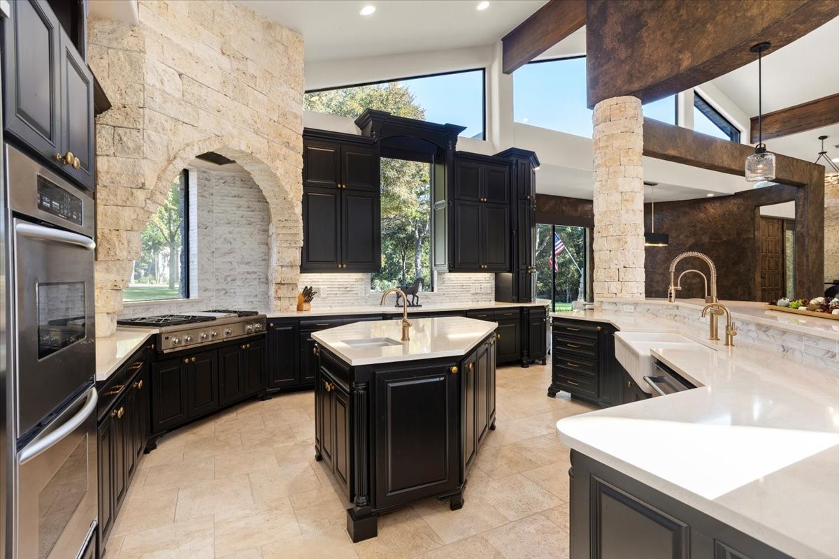 8225 Ashbriar Lane Fort Worth TX 76126