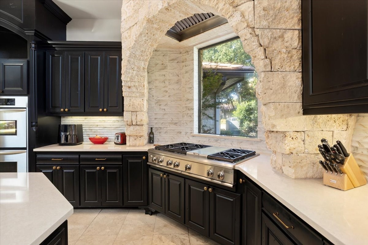8225 Ashbriar Lane Fort Worth TX 76126