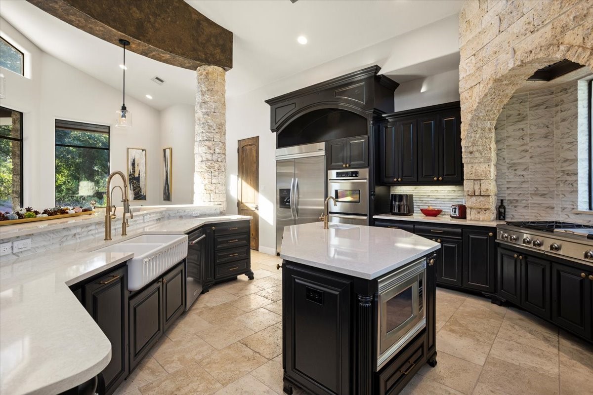 8225 Ashbriar Lane Fort Worth TX 76126