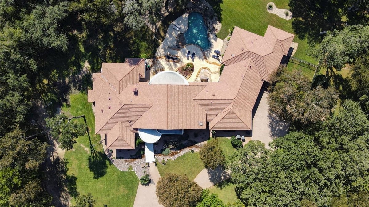 8225 Ashbriar Lane Fort Worth TX 76126