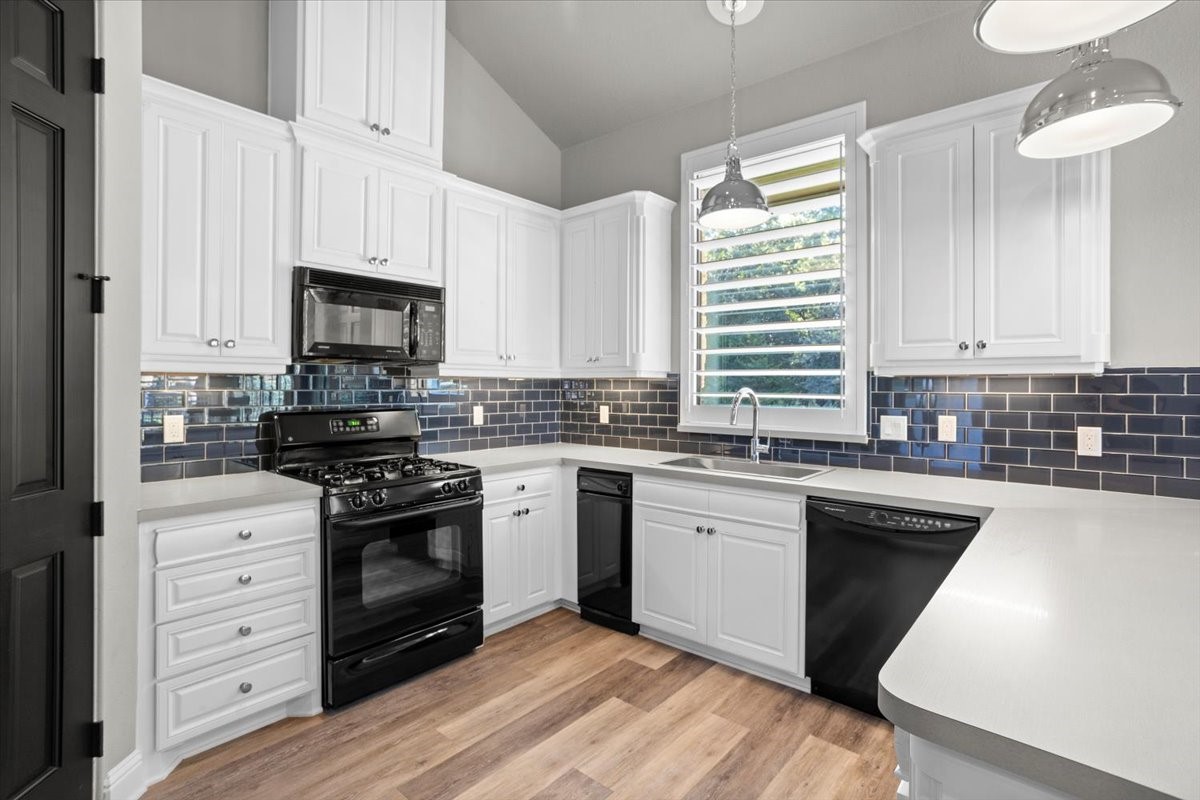 8225 Ashbriar Lane Fort Worth TX 76126