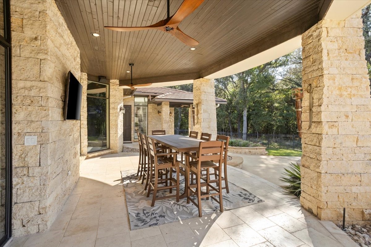 8225 Ashbriar Lane Fort Worth TX 76126