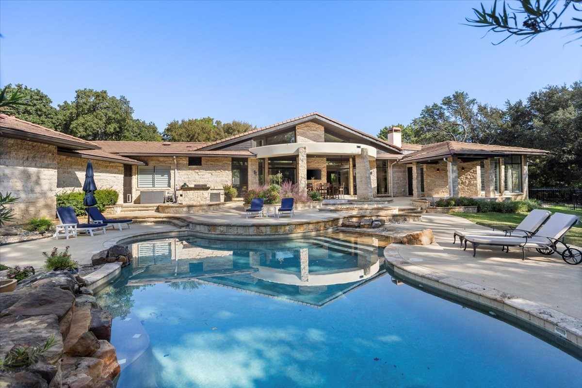 8225 Ashbriar Lane Fort Worth TX 76126