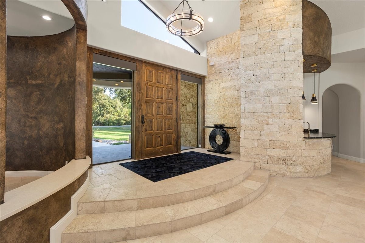 8225 Ashbriar Lane Fort Worth TX 76126