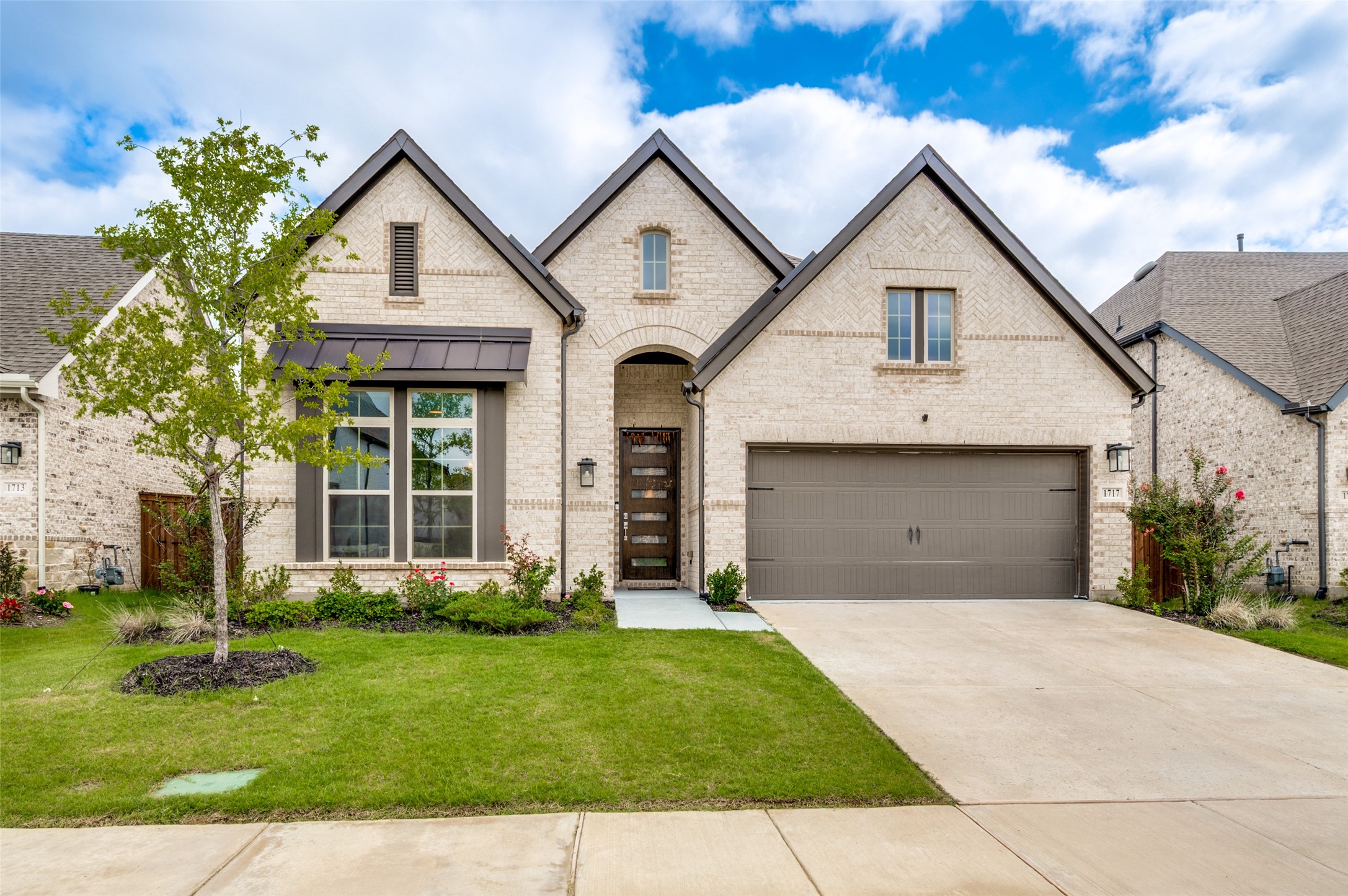 1717 Buttercup Avenue Aubrey TX 76227