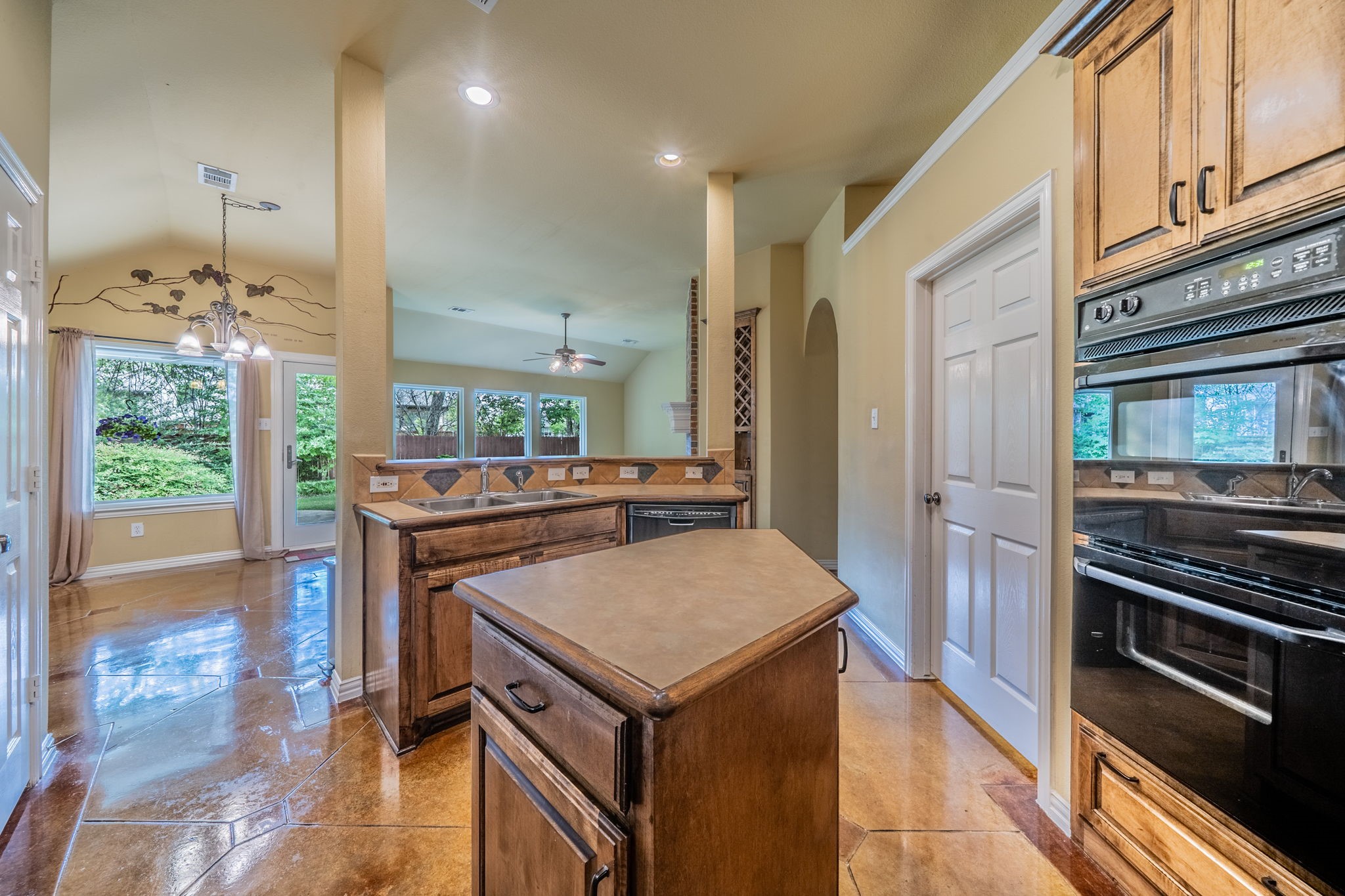 3819 Monte Carlo Lane Denton TX 76210