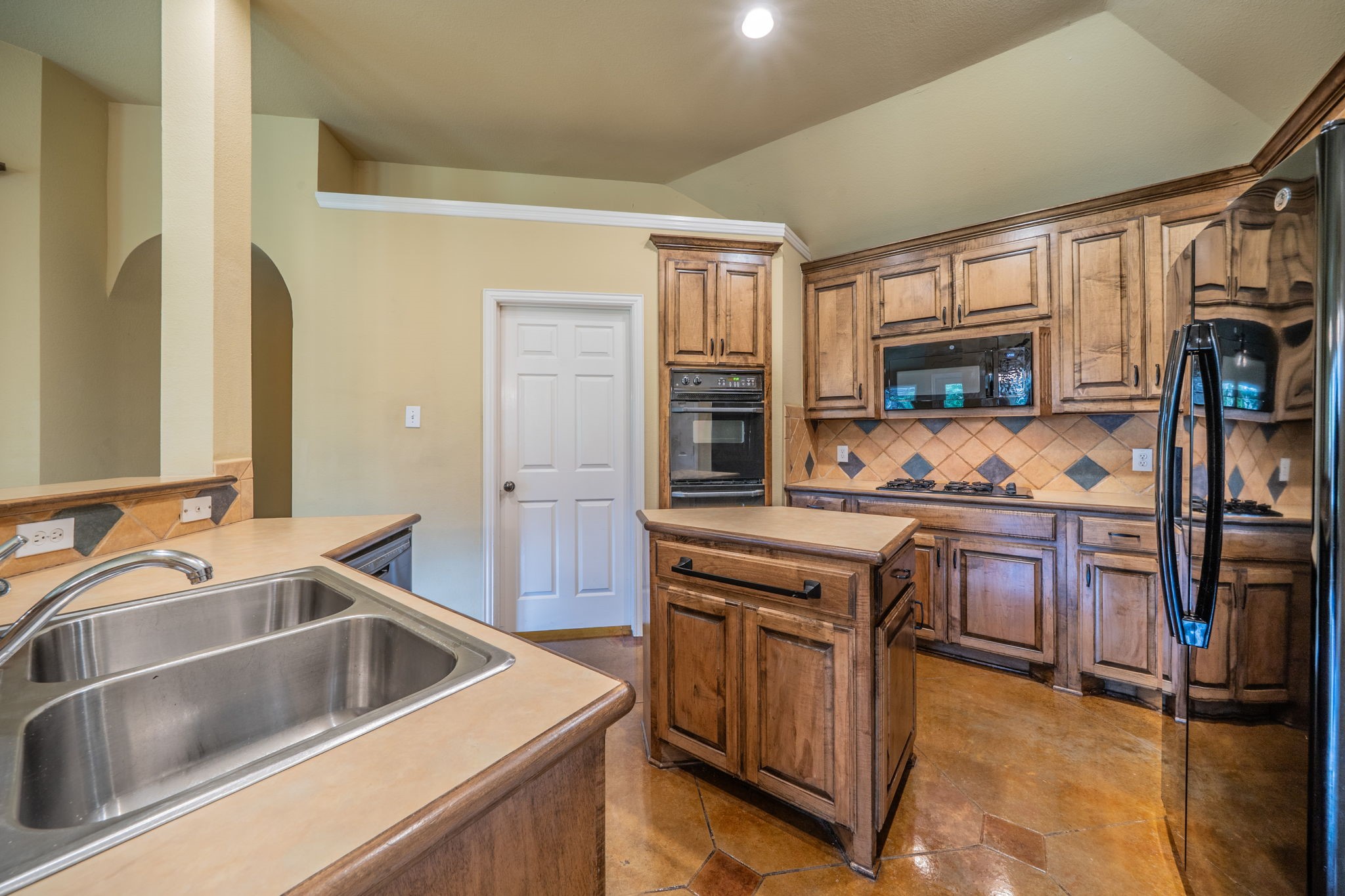 3819 Monte Carlo Lane Denton TX 76210