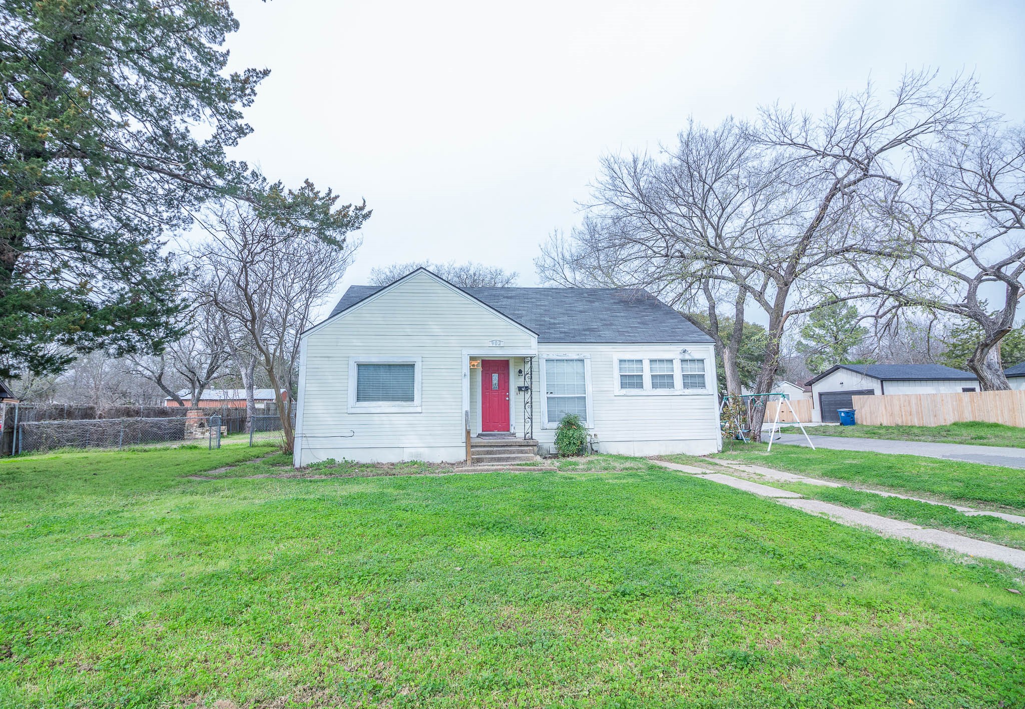 902 S Jefferson Street Kaufman TX 75142