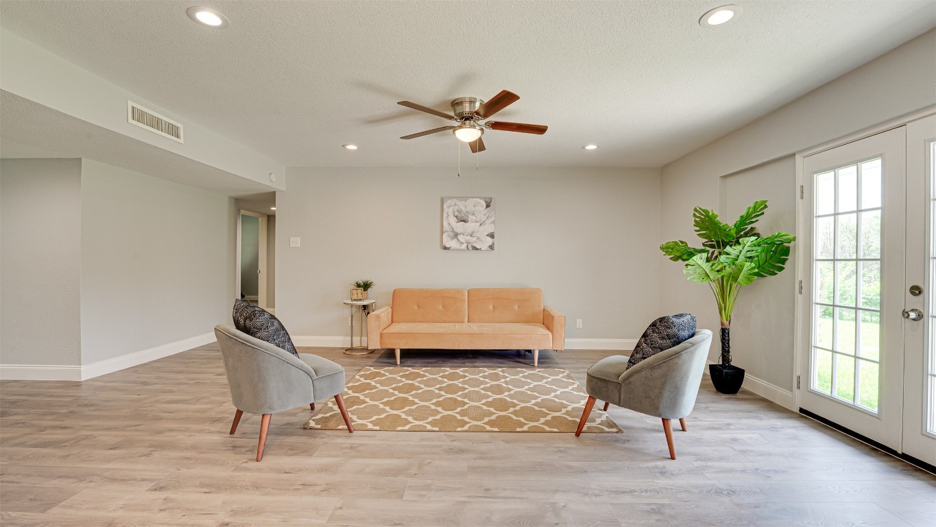 5301 Preston Trail Garland TX 75043