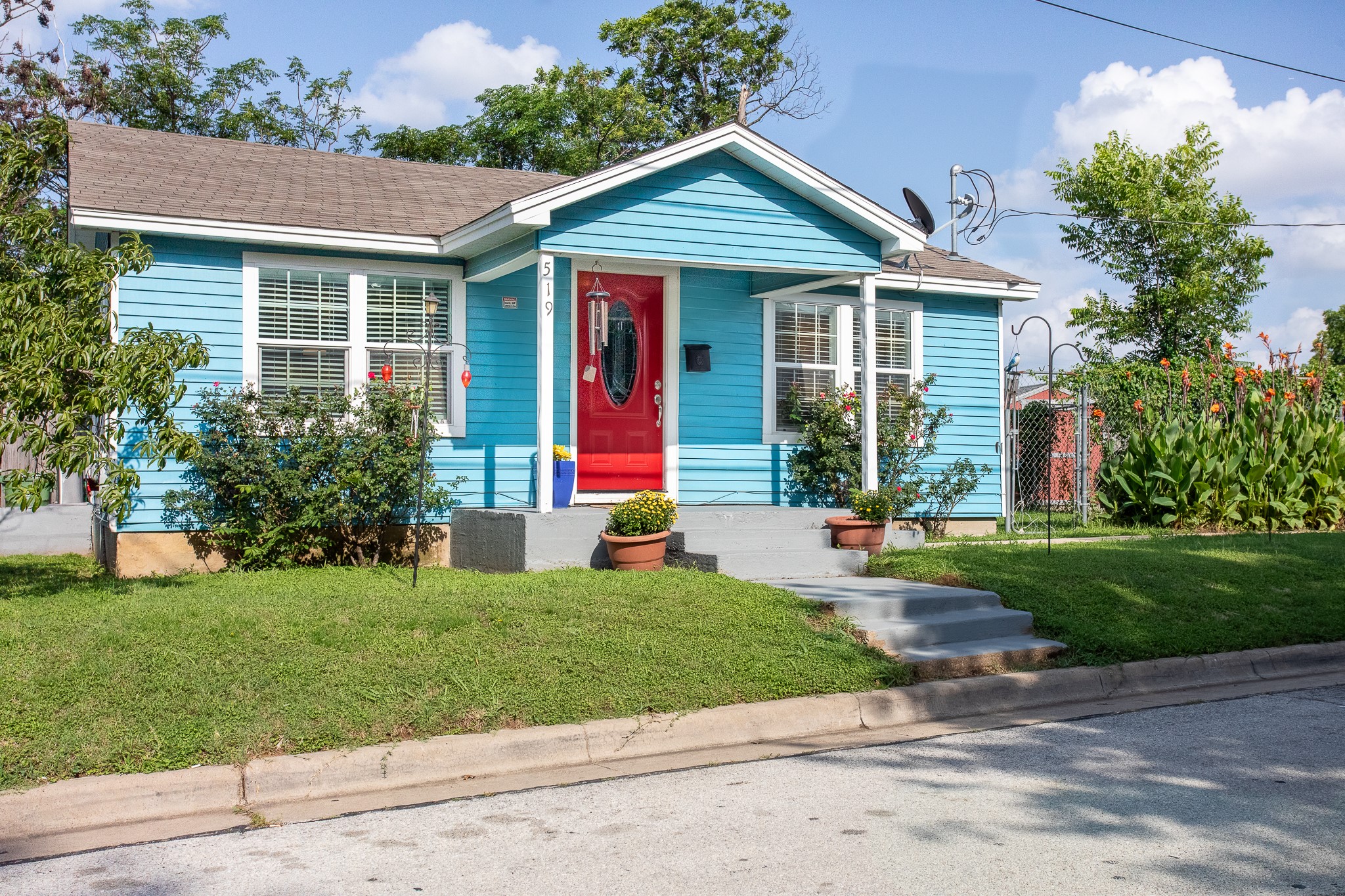 519 Taylor Street Arlington TX 76011