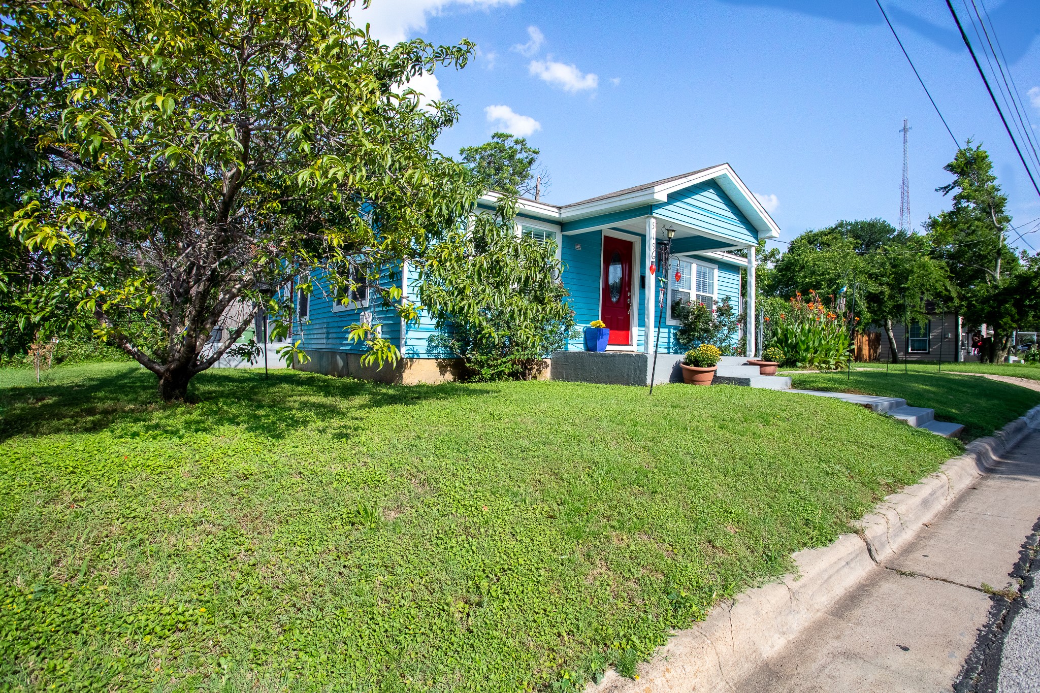 519 Taylor Street Arlington TX 76011