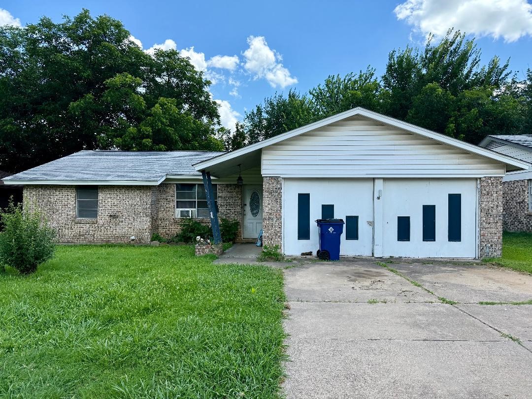 549 NW Renfro Street Burleson TX 76028