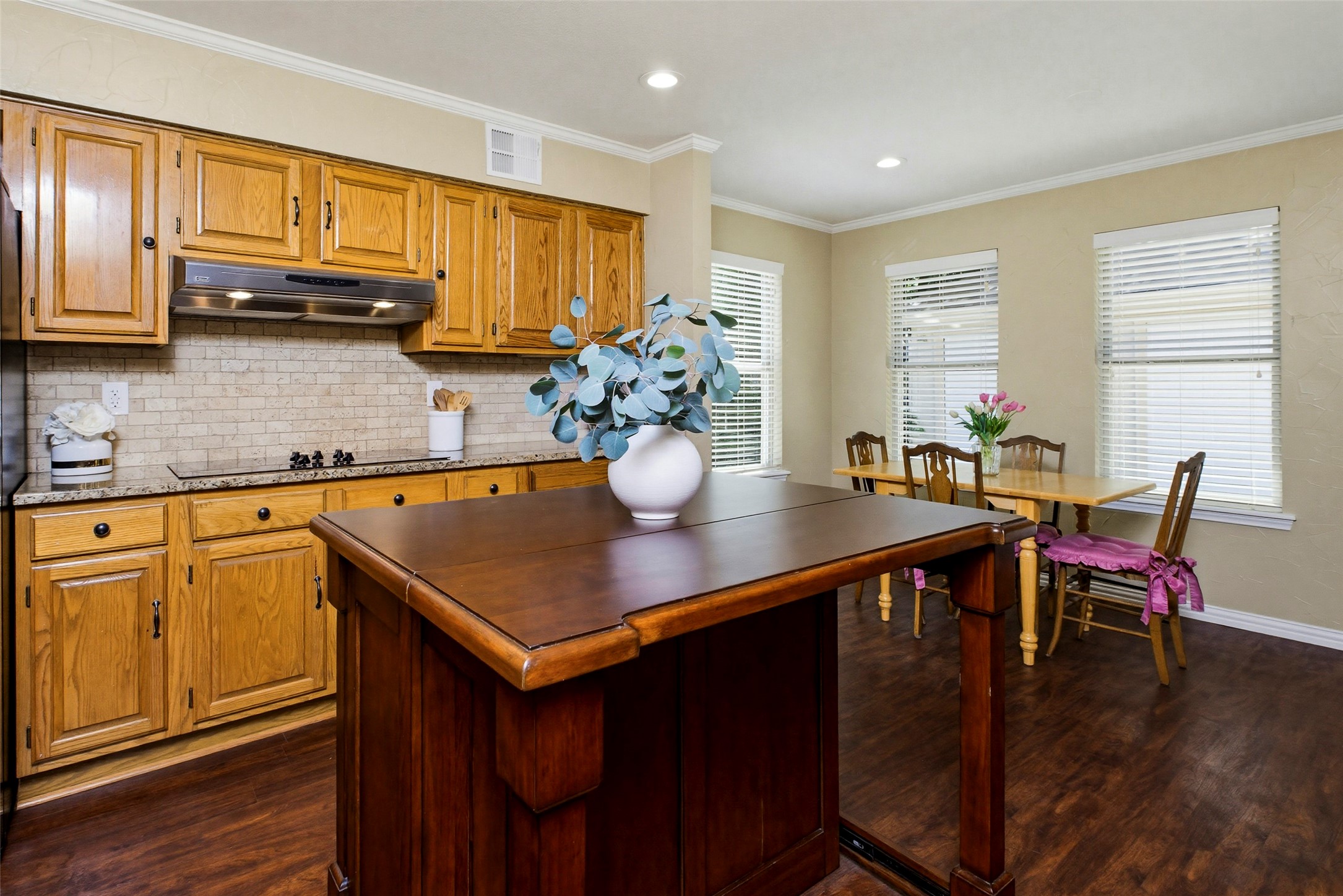 6704 Saddle Ridge Road Arlington TX 76016