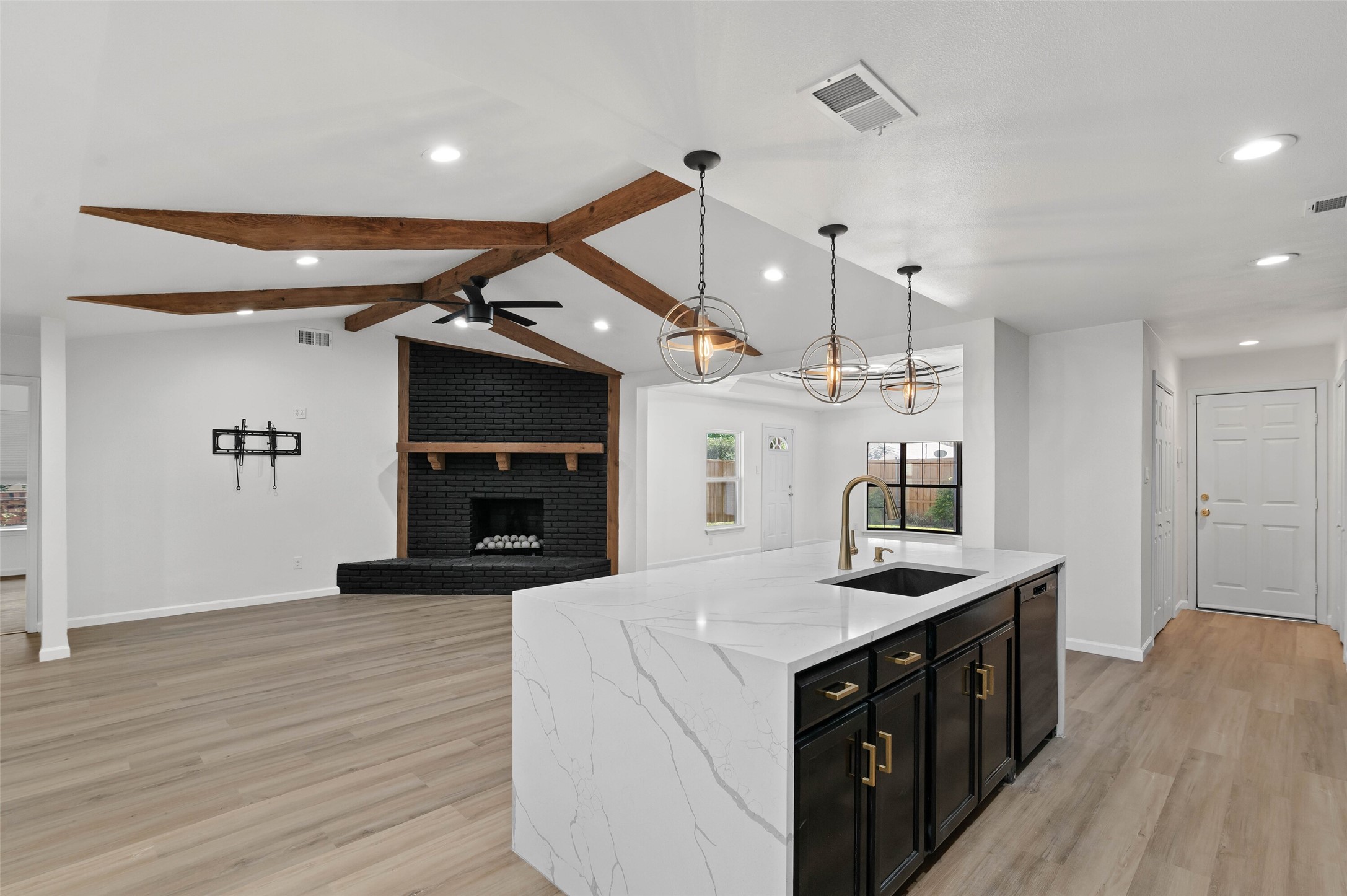4606 Hazelhurst Lane Dallas TX 75227