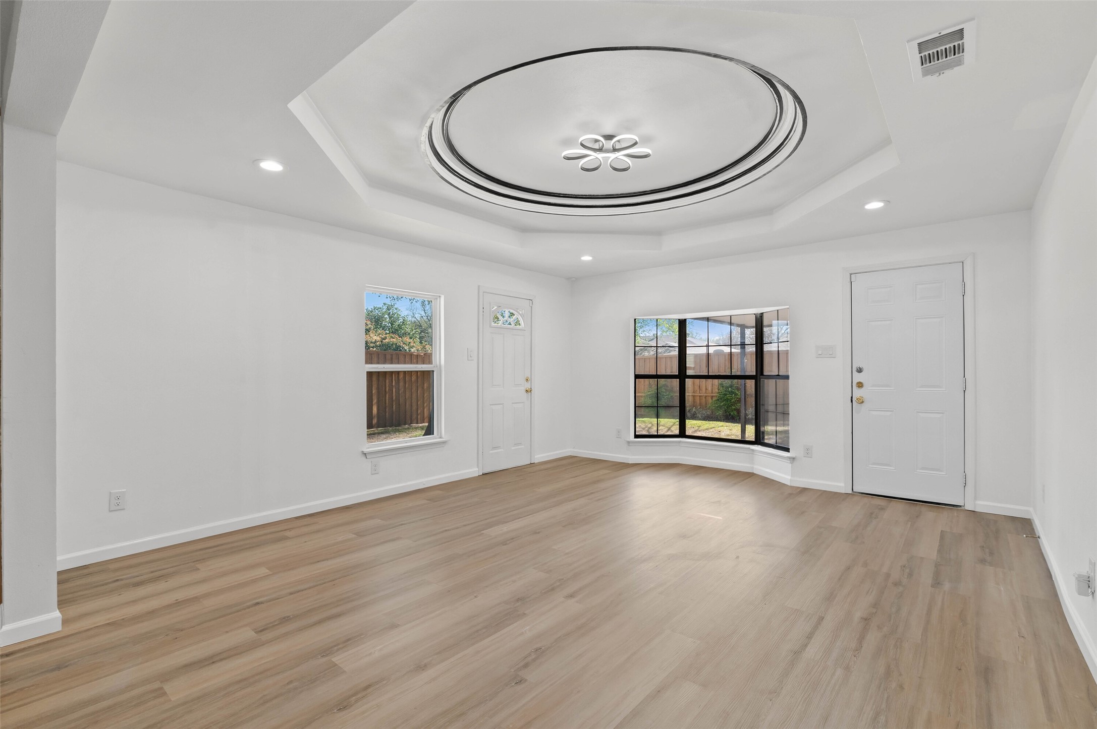 4606 Hazelhurst Lane Dallas TX 75227