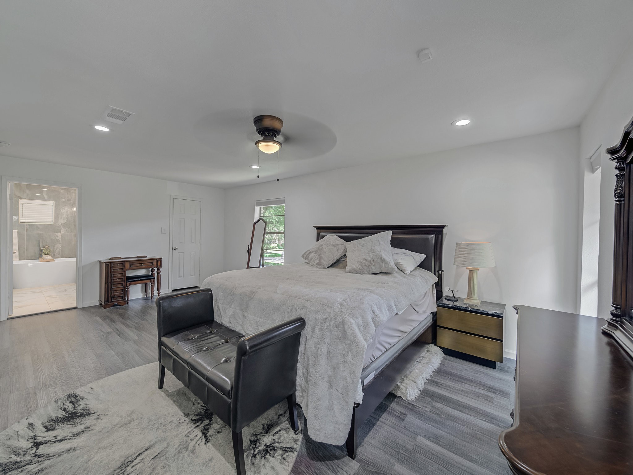 4606 Hazelhurst Lane Dallas TX 75227