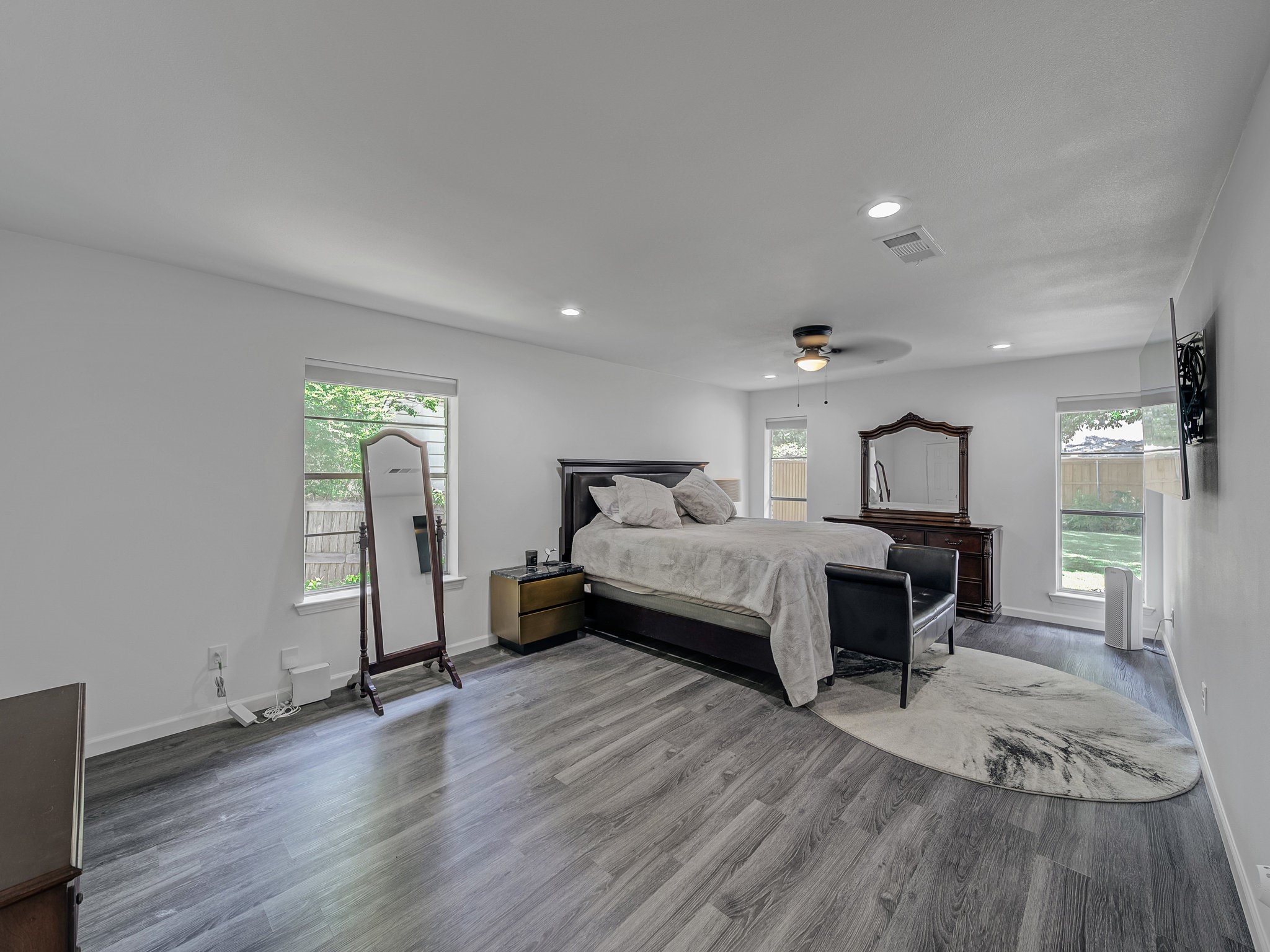 4606 Hazelhurst Lane Dallas TX 75227