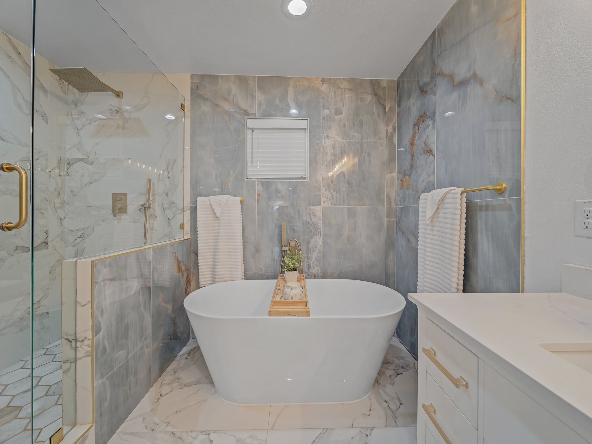 4606 Hazelhurst Lane Dallas TX 75227