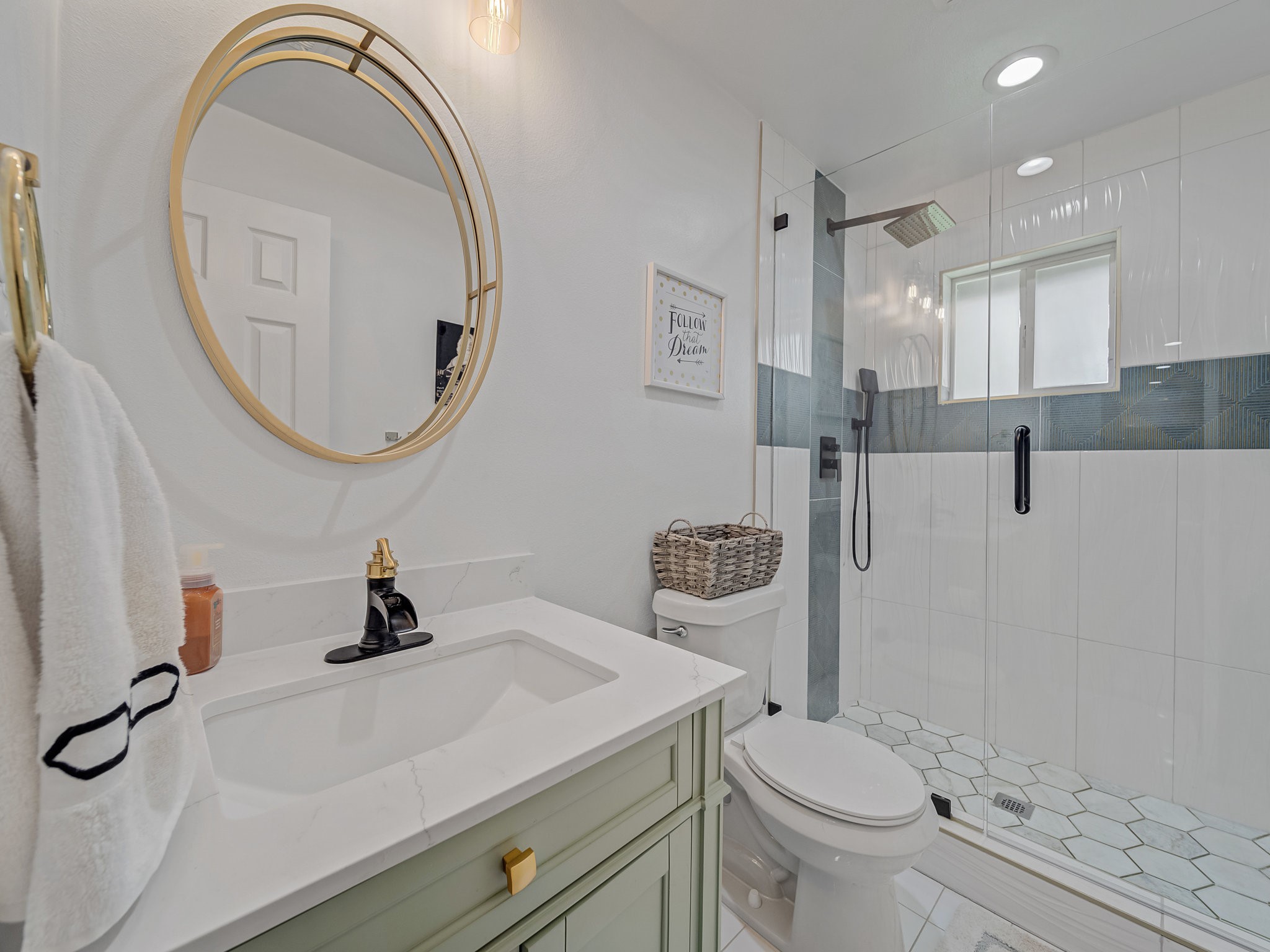 4606 Hazelhurst Lane Dallas TX 75227