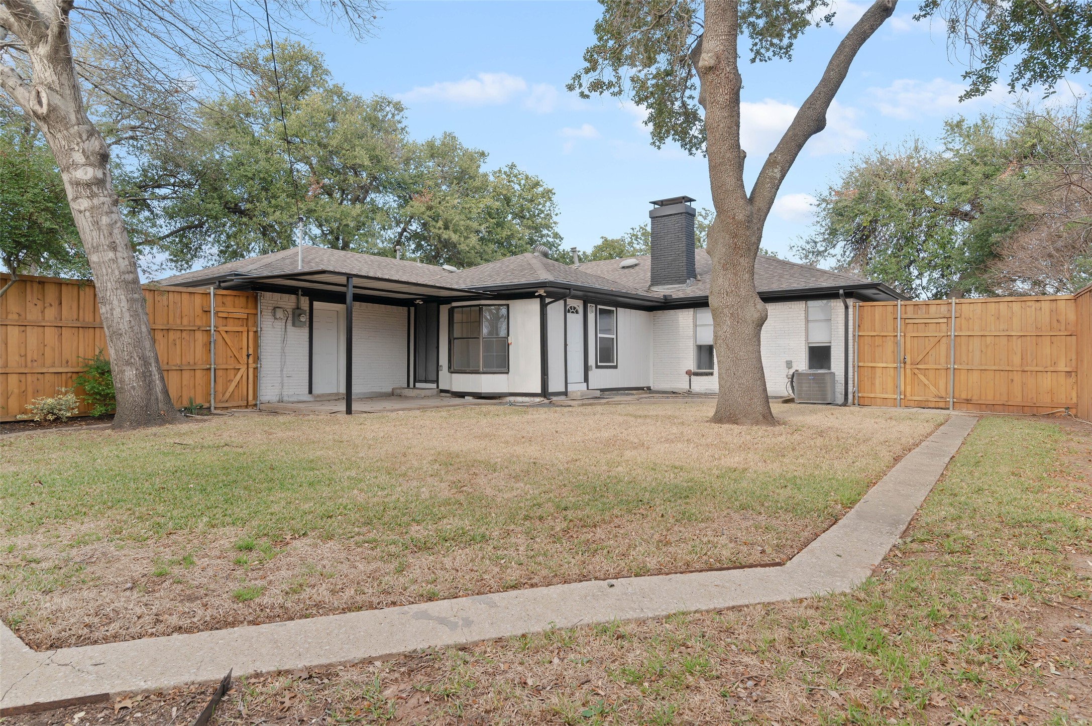 4606 Hazelhurst Lane Dallas TX 75227