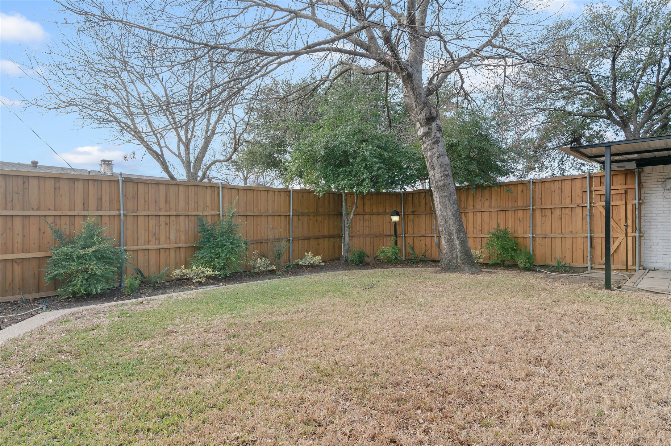4606 Hazelhurst Lane Dallas TX 75227