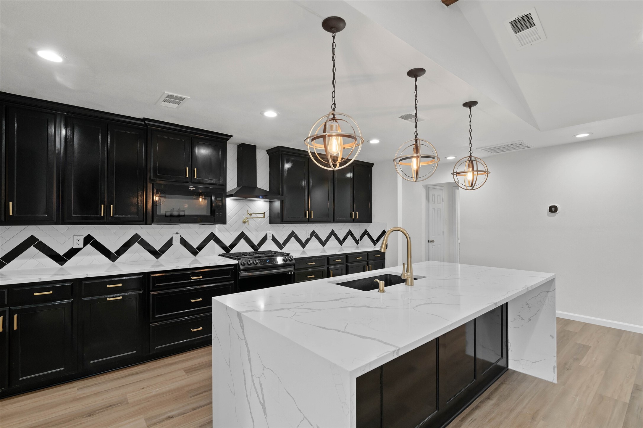 4606 Hazelhurst Lane Dallas TX 75227