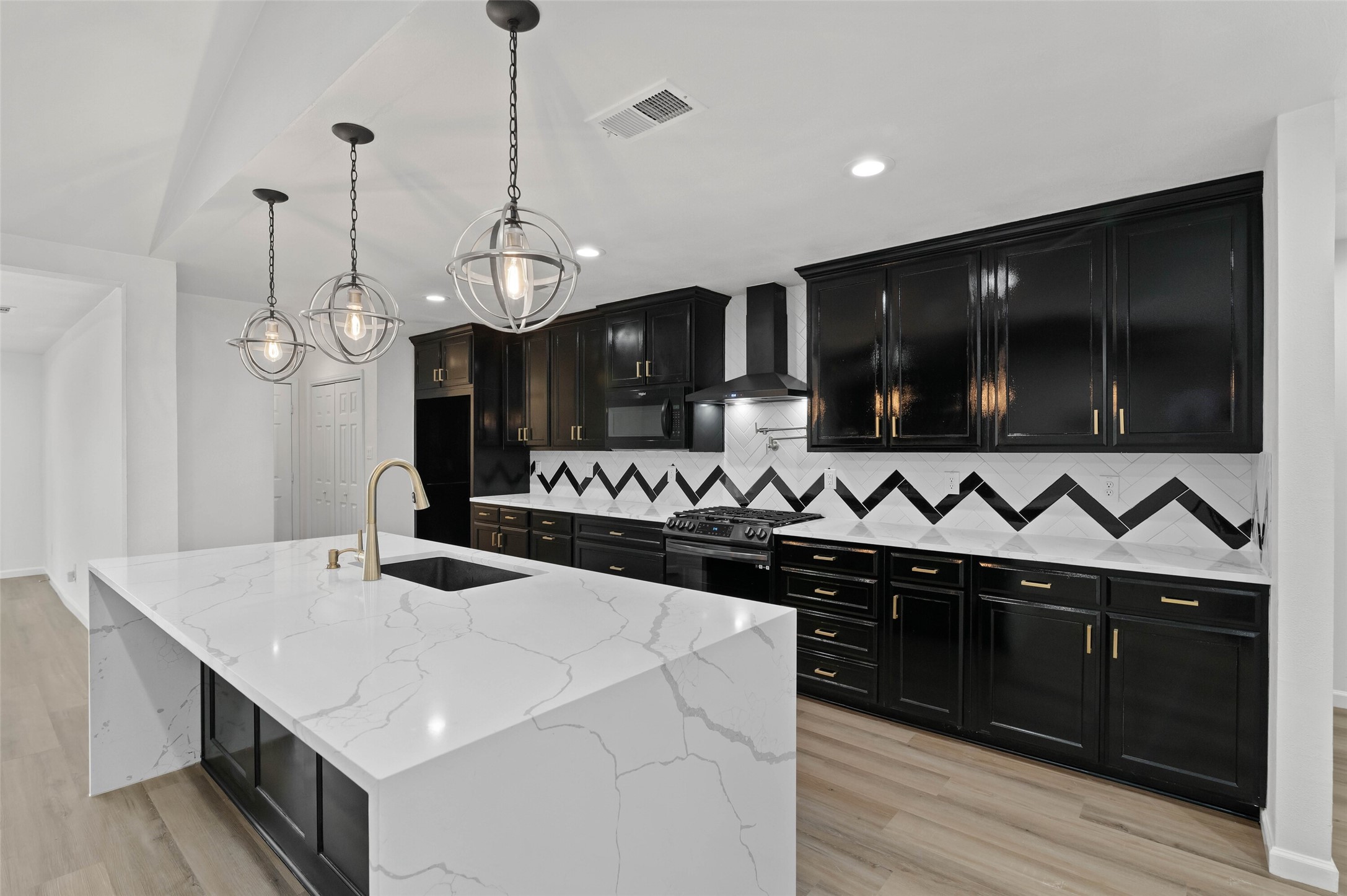 4606 Hazelhurst Lane Dallas TX 75227