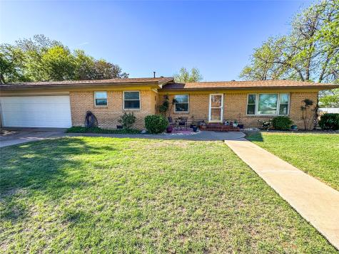 1001 SE 3rd Street Knox City TX 79529