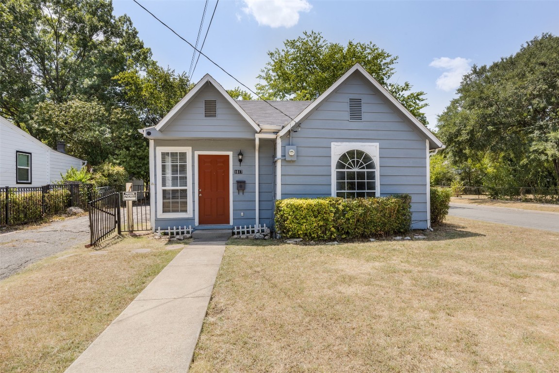 1617 Oak Street Mckinney TX 75069