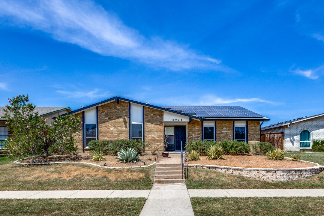 4921 Strickland Avenue The Colony TX 75056