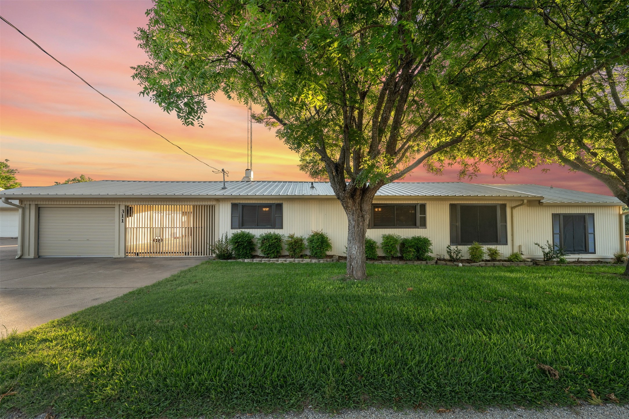 311 County Road 1710 Clifton TX 76634