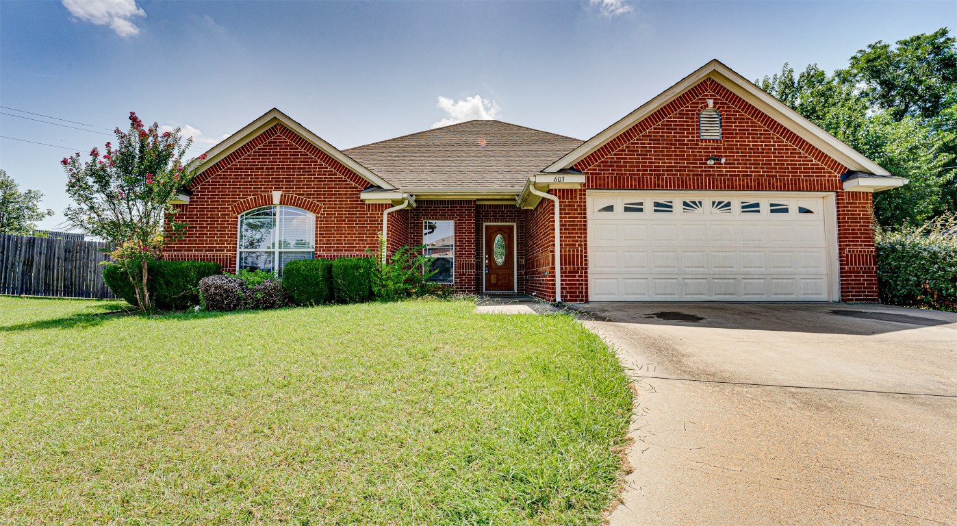 603 Oakmont Drive Ennis TX 75119
