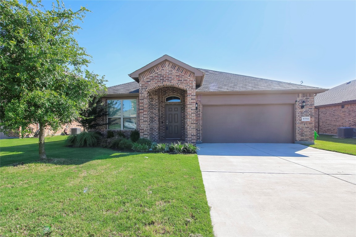 1714 Cross Creek Lane Cleburne TX 76033